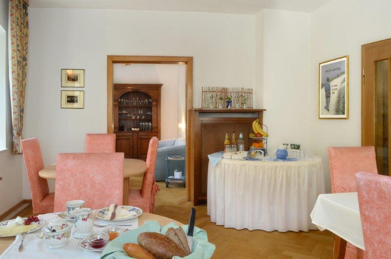 Hotel Haus Bauer Бад-Бернек  Экстерьер фото
